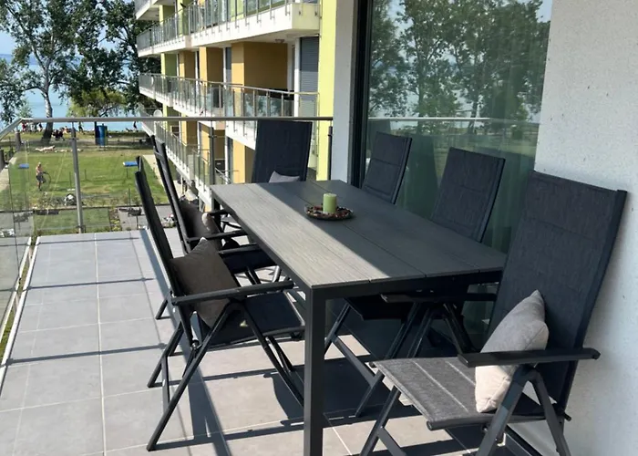Silver Apartman